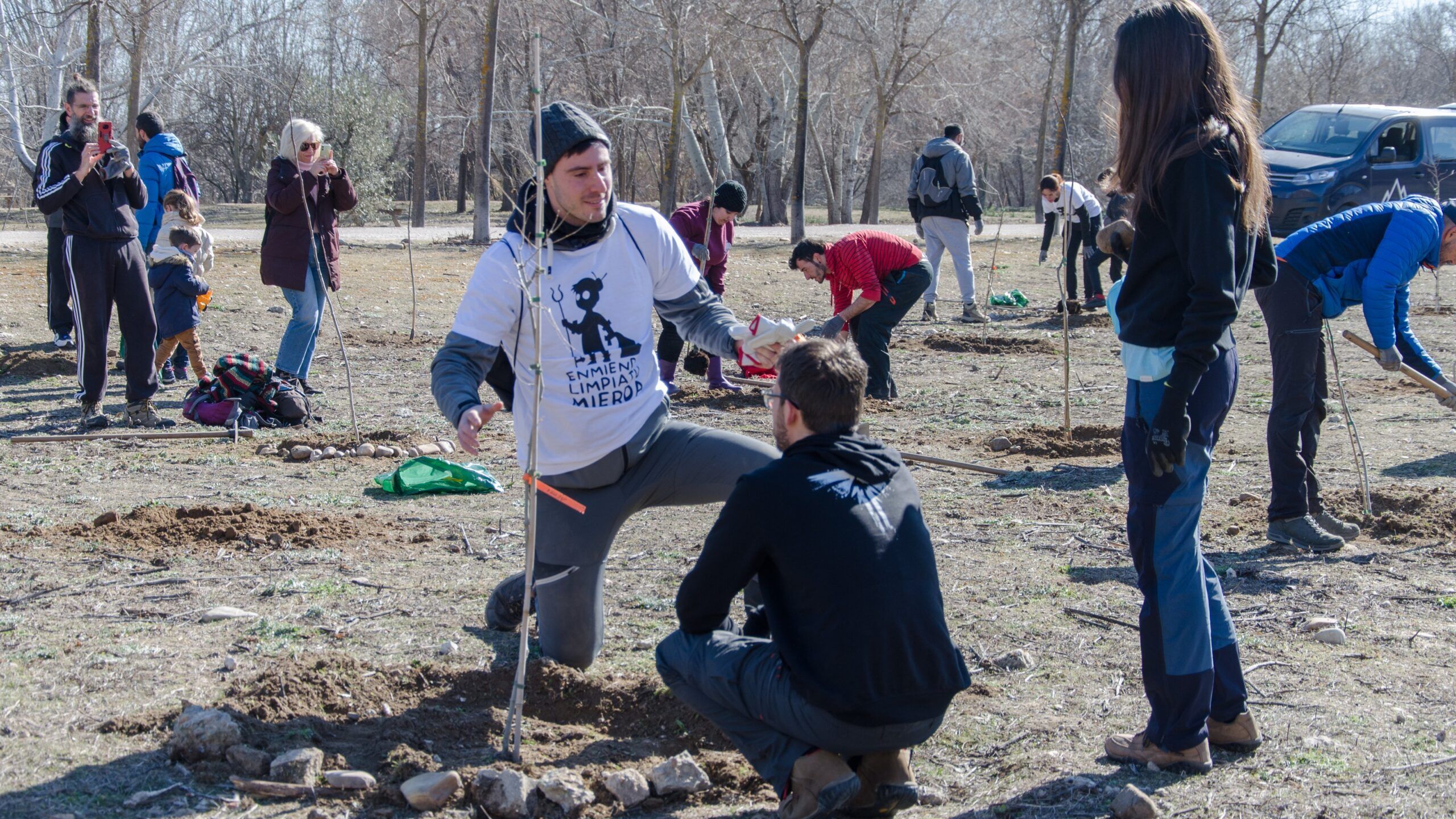 Reforestando junto al río Jarama