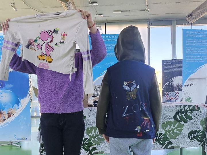 Nueva vida para tu camiseta decorada con pinturas